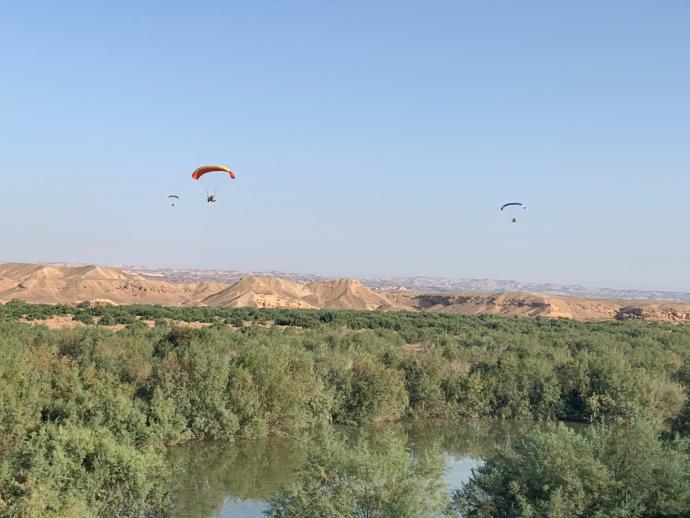 רחפנים בערבה התיכונה. צילום: שגב ברעם הערבה התיכונה