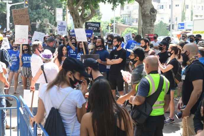 הפגנת העצמאים בשדרות רוטשילד בתל אביב. צילום: אבשלום ששוני