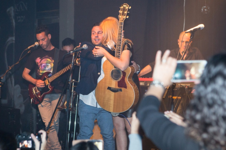 שרדו את אור הזרקורים