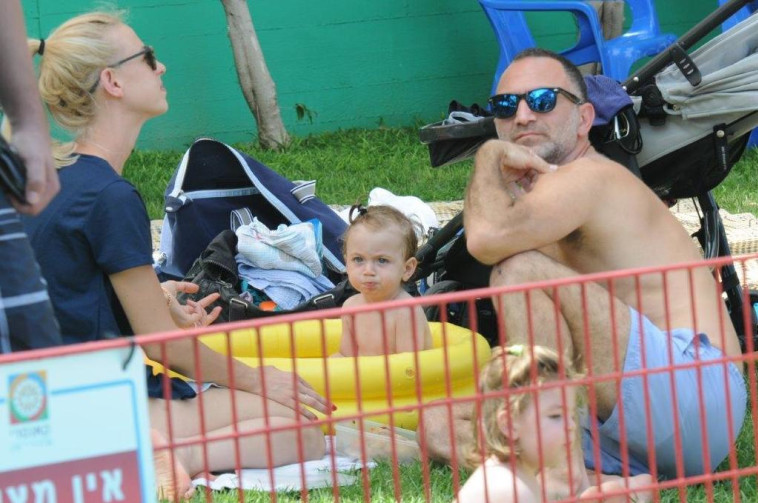 בריכה לפעוט ארי? יש!