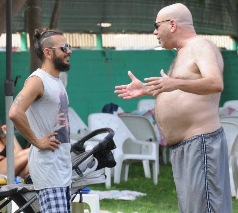 רון קופמן מדגים לציון ברוך...