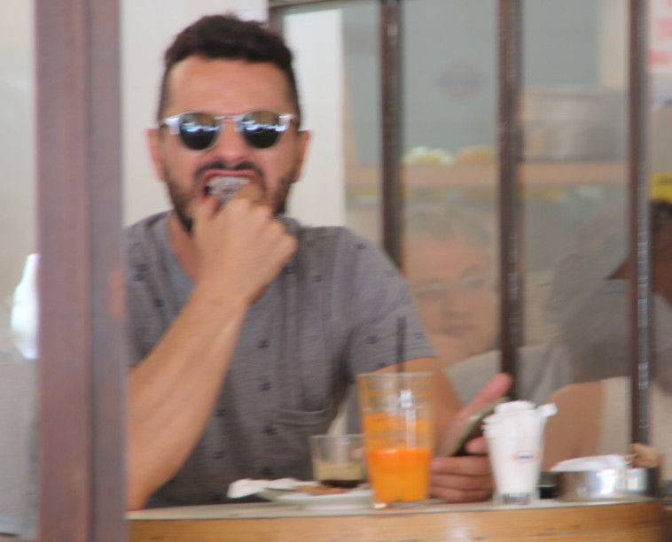 אחד אחרון ודי. נשבע, צריך להיכנס לחליפה